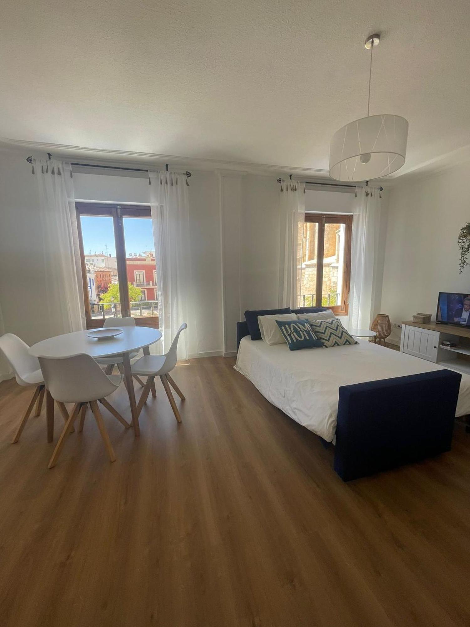 Blanco Y Anil Plaza Apartment Valdepenas Bagian luar foto