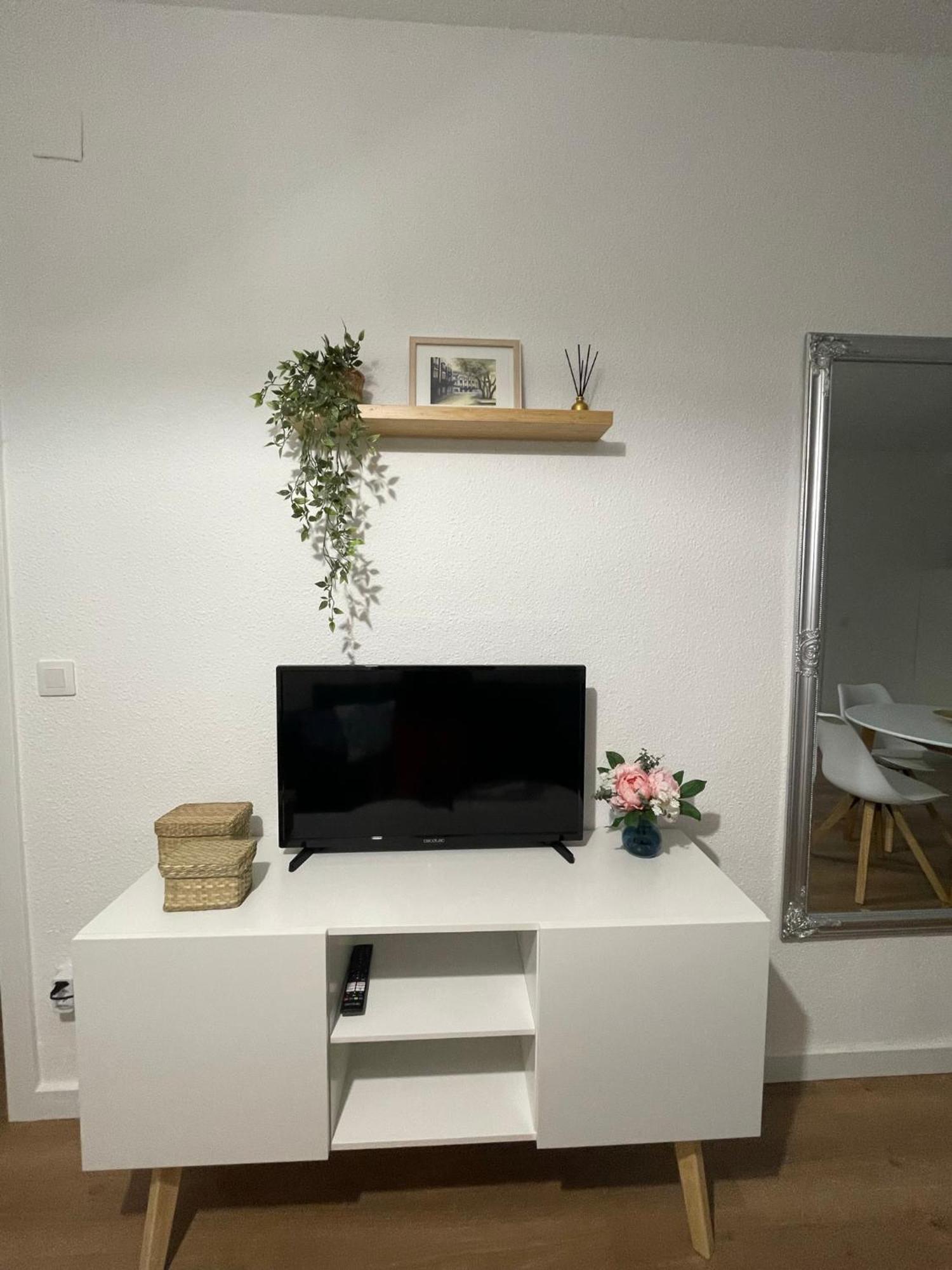 Blanco Y Anil Plaza Apartment Valdepenas Bagian luar foto