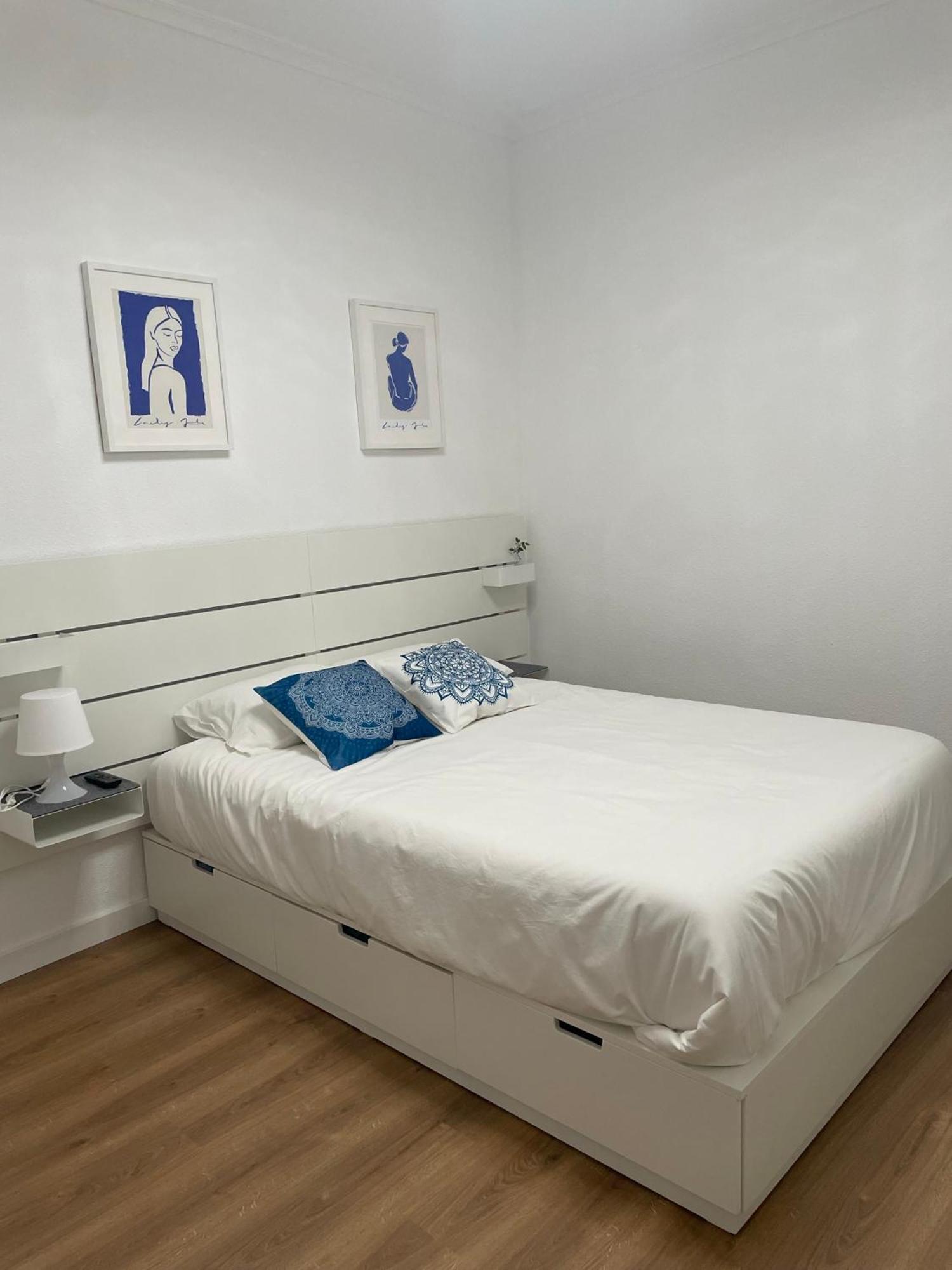 Blanco Y Anil Plaza Apartment Valdepenas Bagian luar foto