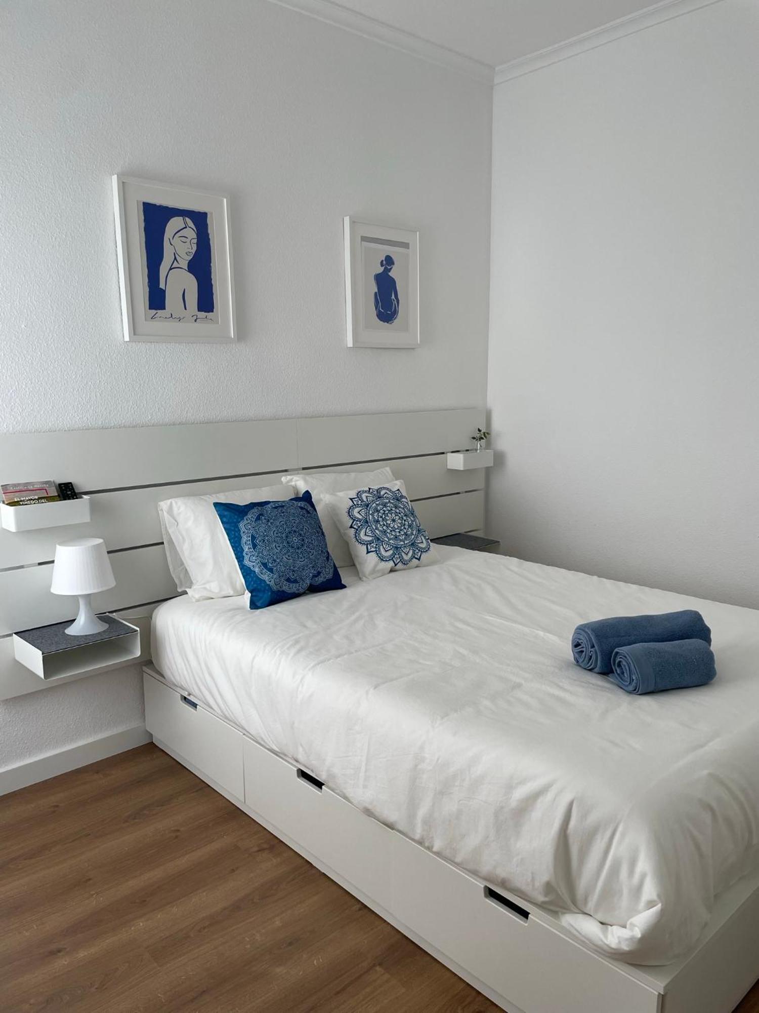 Blanco Y Anil Plaza Apartment Valdepenas Bagian luar foto