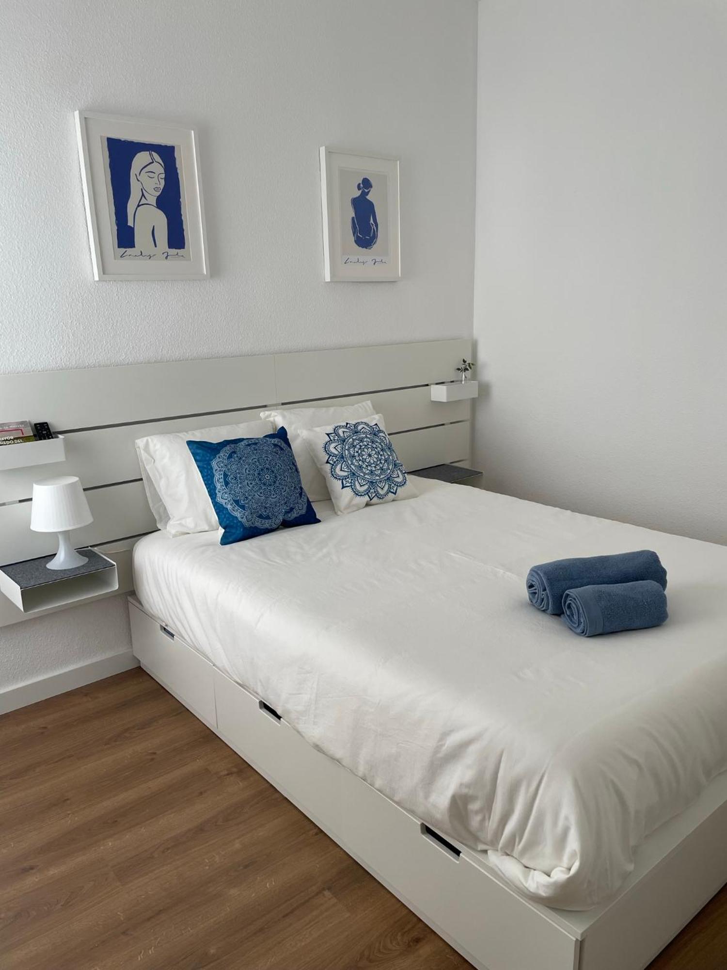 Blanco Y Anil Plaza Apartment Valdepenas Bagian luar foto