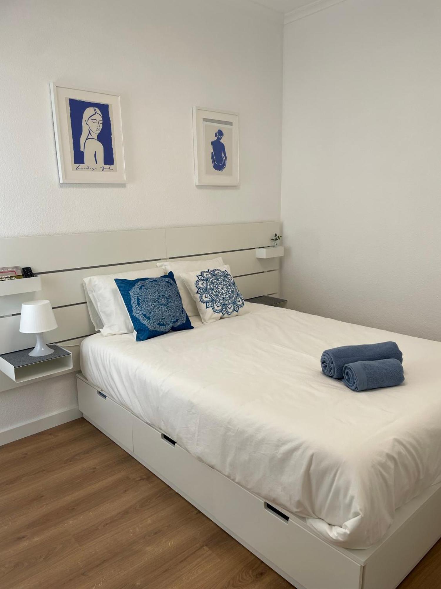 Blanco Y Anil Plaza Apartment Valdepenas Bagian luar foto