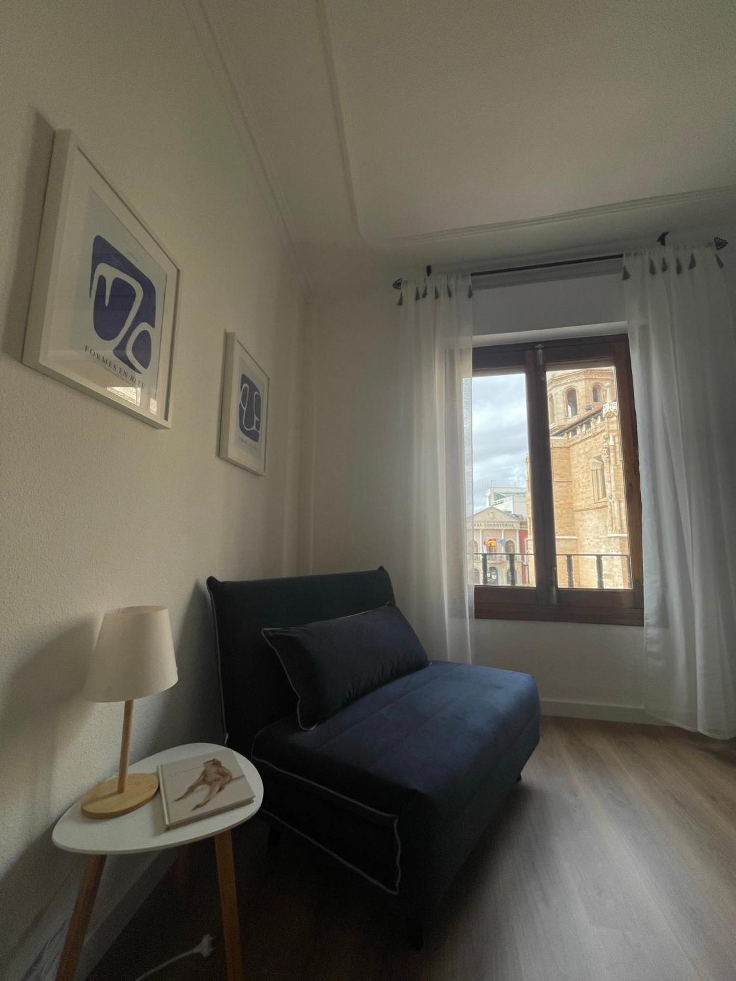 Blanco Y Anil Plaza Apartment Valdepenas Bagian luar foto